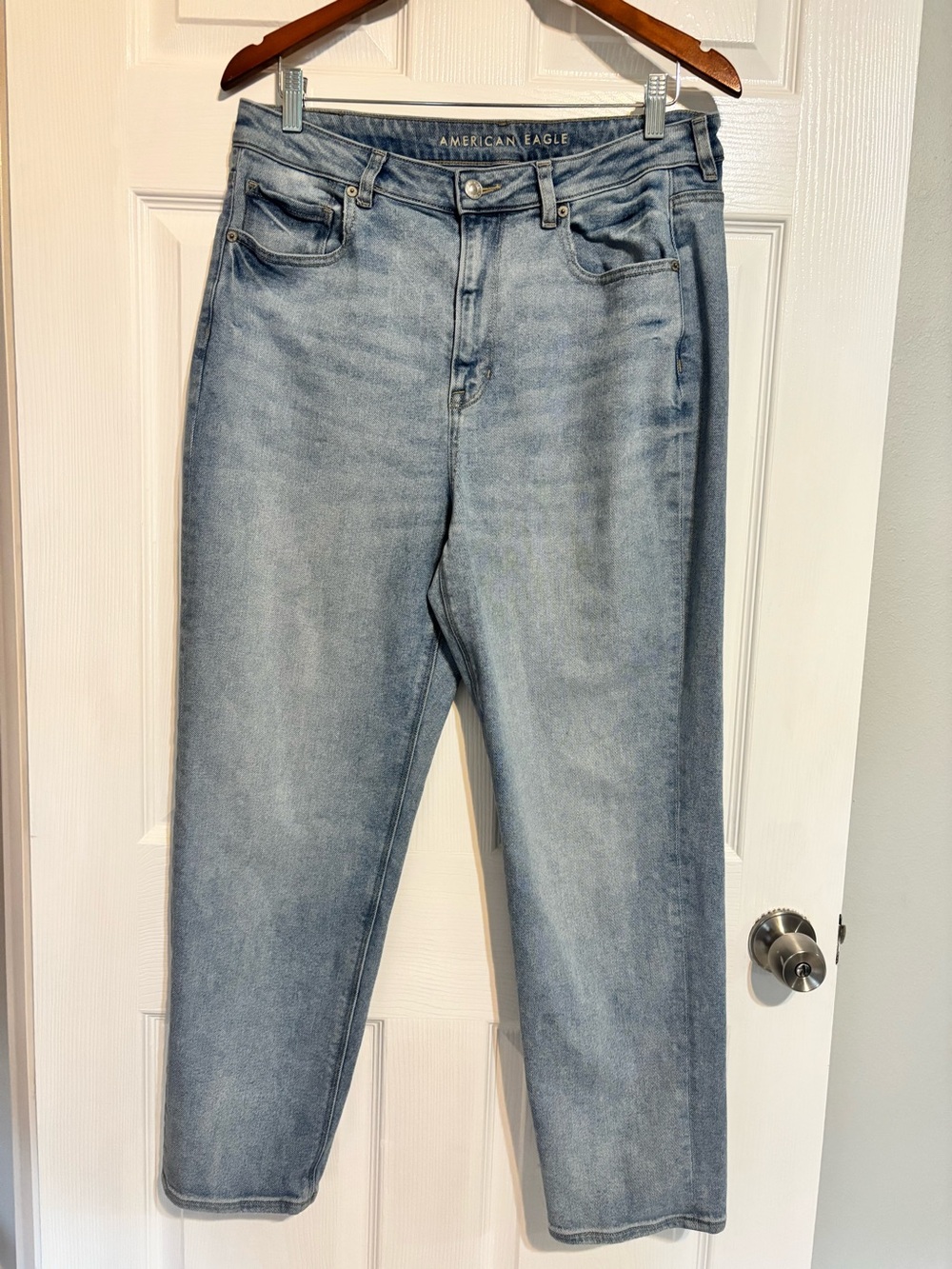 American Eagle Light Wash Mom Straight Jeans 14R
